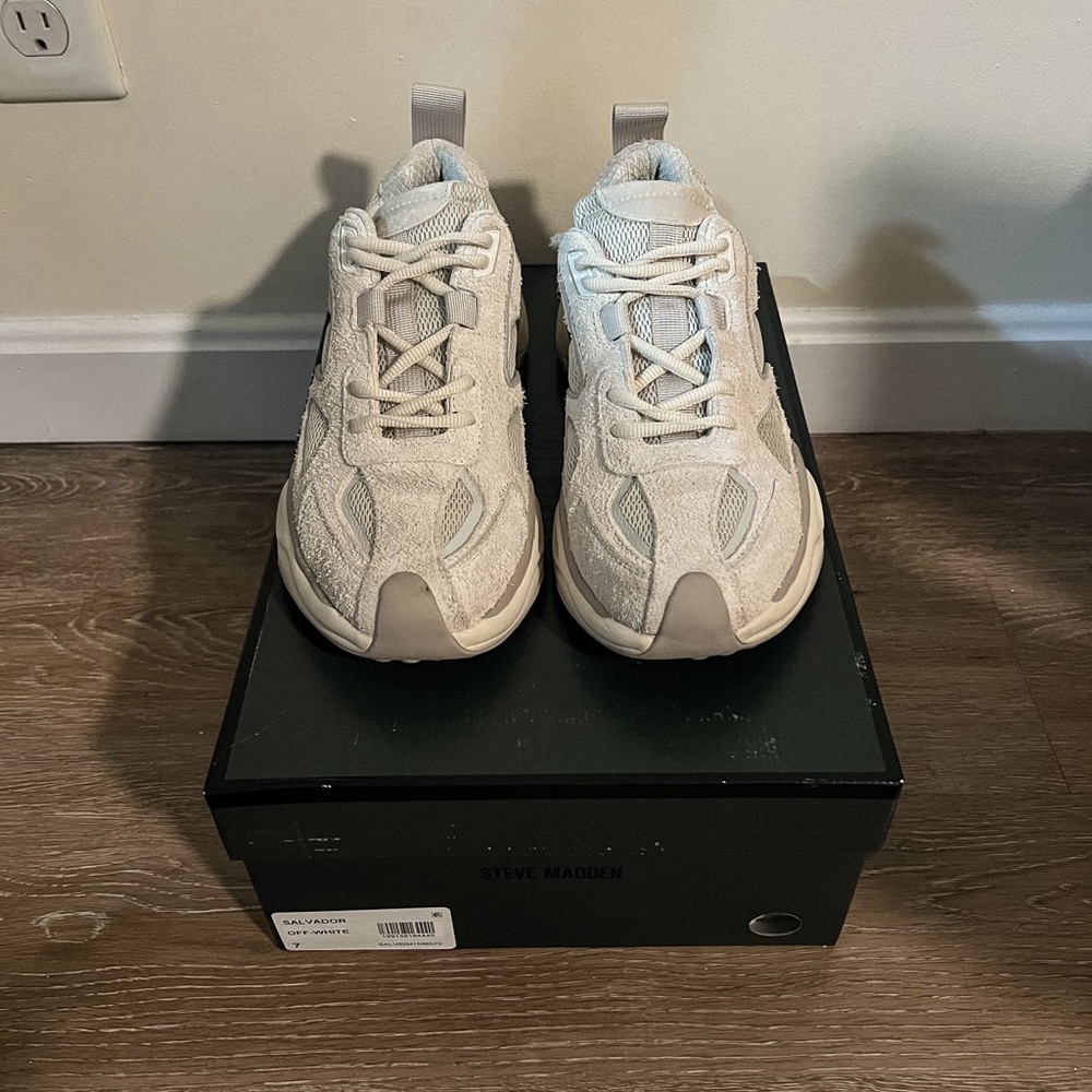 Steve Madden  Beige/White Suede Sneaker